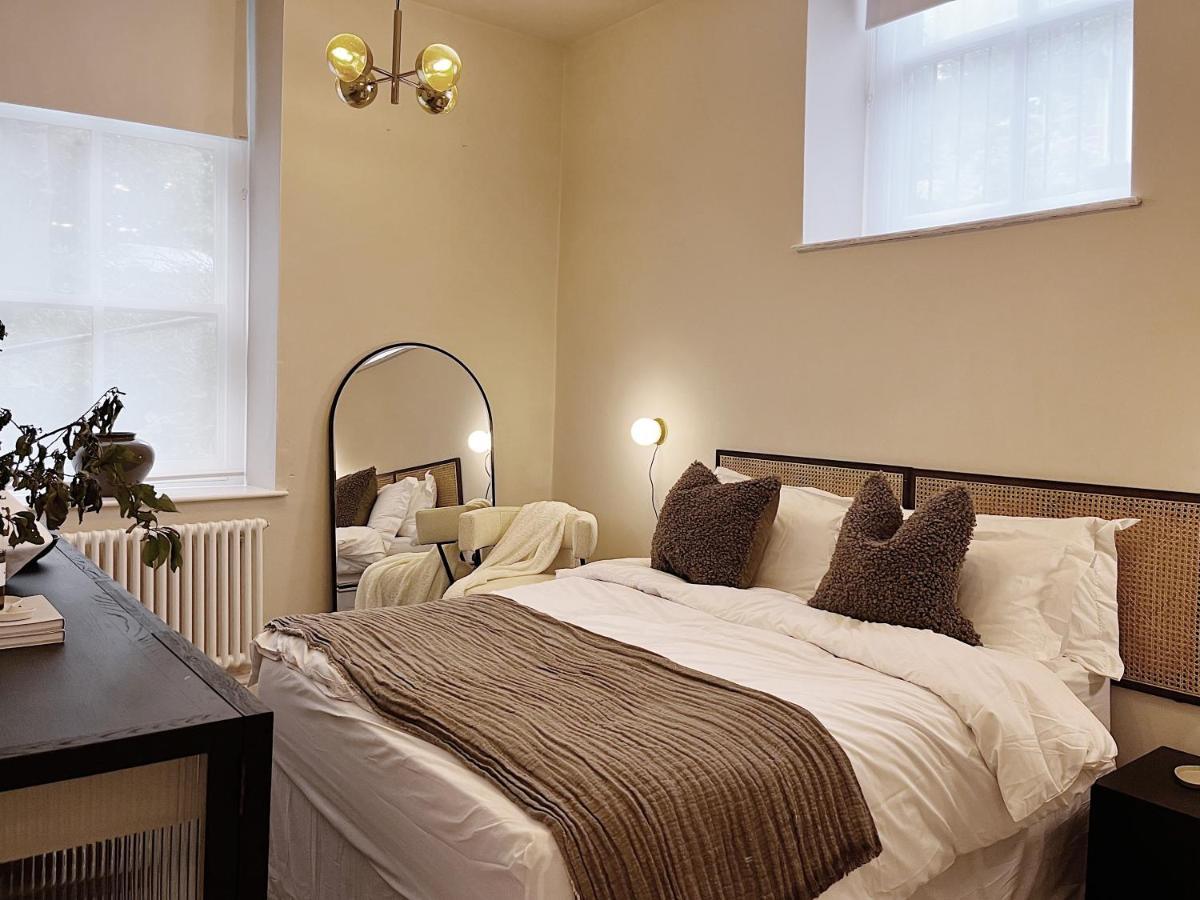 Luxury 2 Bedroom Flat In *